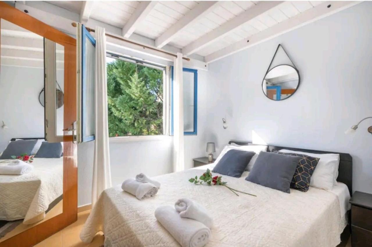 Govino Bay Luxury Beach Loft Apartment Danilia Eksteriør bilde