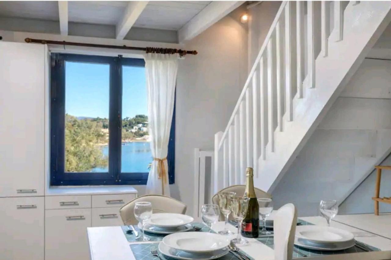 Govino Bay Luxury Beach Loft Apartment Danilia Eksteriør bilde