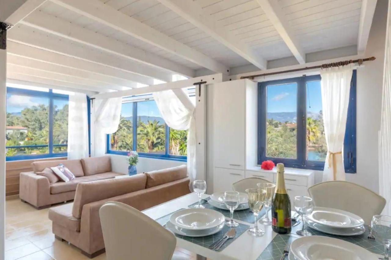 Govino Bay Luxury Beach Loft Apartment Danilia Eksteriør bilde