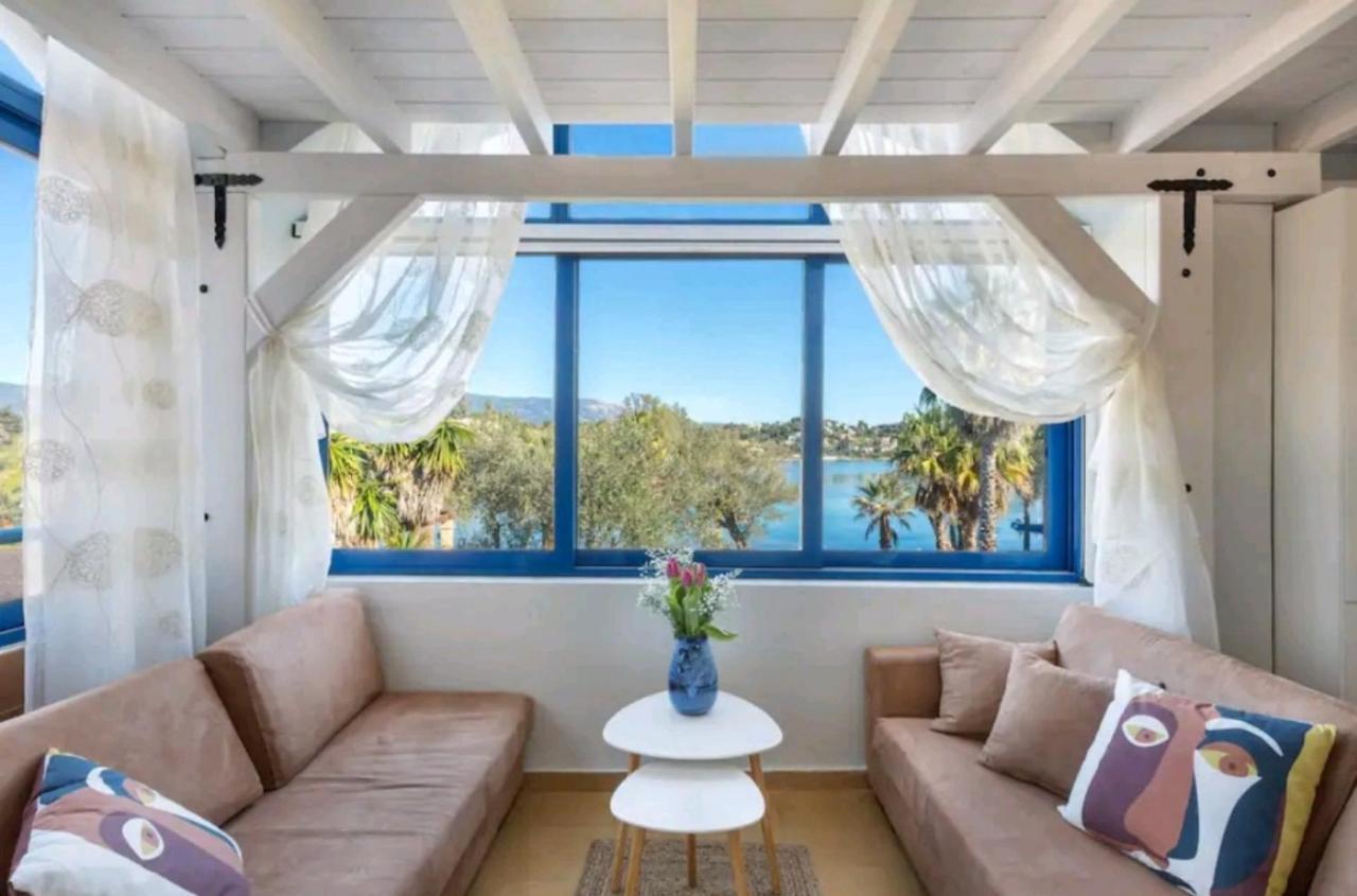 Govino Bay Luxury Beach Loft Apartment Danilia Eksteriør bilde