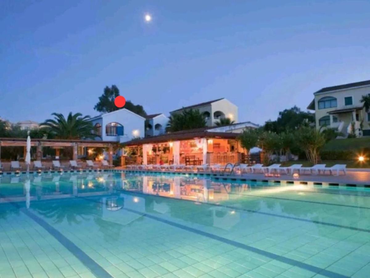 Govino Bay Luxury Beach Loft Apartment Danilia Eksteriør bilde
